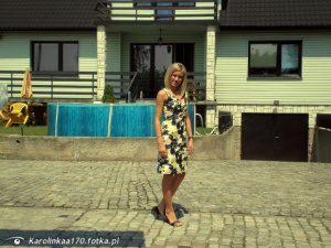 dress, screenshot
