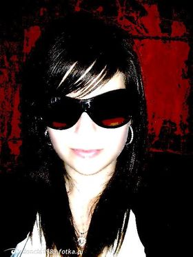 Najładniejsze zdjęcie użytkownika iloncia1989 - w okularkach  xD