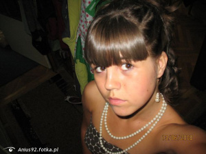 hair, fun, cool, necklace, ear, bangs