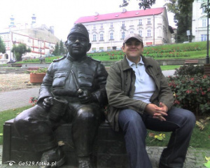 sitting, statue, monument