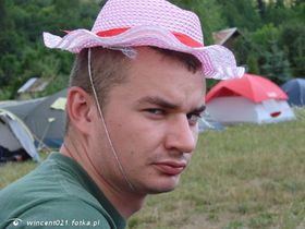 Najładniejsze zdjęcie użytkownika wincent021 - cały ja... może troszkę groźny, może lekko kiczowaty, może niedogolony ale świrowaty!!! :)