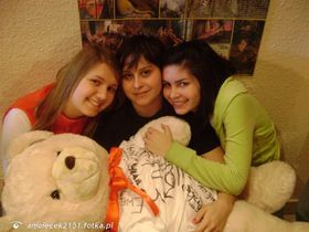 Najładniejsze zdjęcie użytkownika aniolecek2151 - Choćby ci dusza darła się na strzępy, choćby ci serce z bólu pękać miało, ty pokaż uśmiech, bo ludzie to sępy- wyszydzą, spalą i jeszcze im mało.