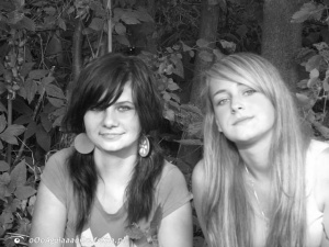 hair, fun, smile, monochrome, bangs