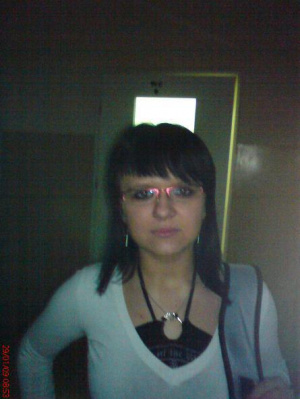 fun, cool, glasses, necklace, bangs