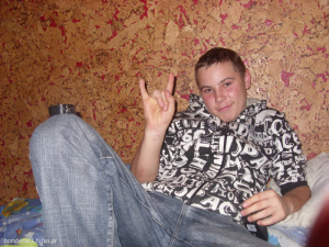 hand, fun, jeans, cool, sitting