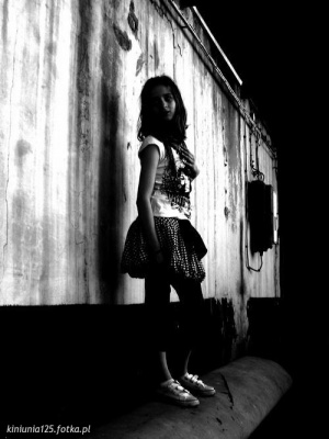 monochrome, model