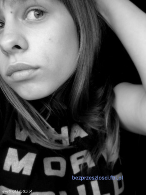hand, cool, monochrome