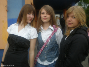 hair, outerwear, fun, jeans, smile, bangs