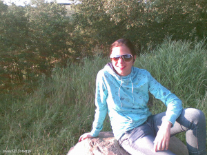 hand, fun, jeans, cool, sitting, leisure, sunglasses