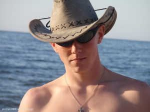 muscle, hat