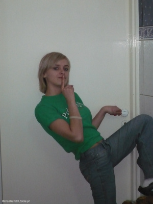 hand, fun, jeans, sitting, muscle, standing