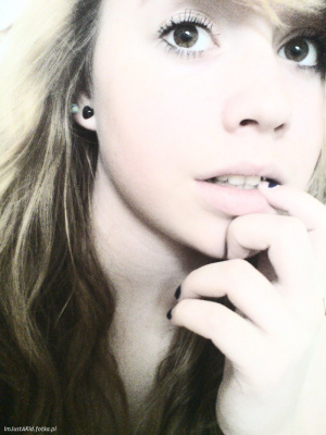 nail, mouth, eyelash, skin, hand, selfie, ear