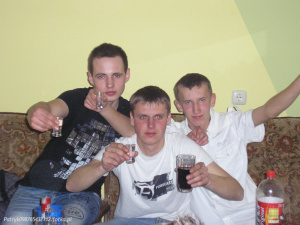 fun, sitting, muscle, tableware, alcohol