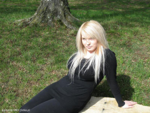 hair, outerwear, sitting