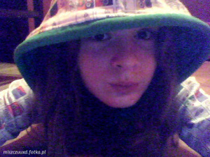 selfie, hat