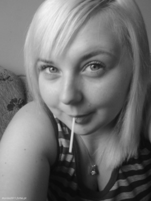 hair, skin, selfie, smile, monochrome
