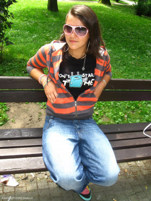 textile, fun, jeans, denim, cool, glasses, sitting, leisure, sunglasses