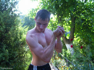 hand, muscle, person, shorts