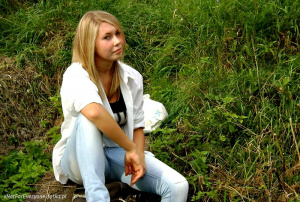 hair, jeans, sitting