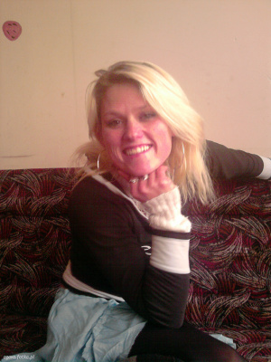 mouth, fun, jeans, smile, cool, sitting