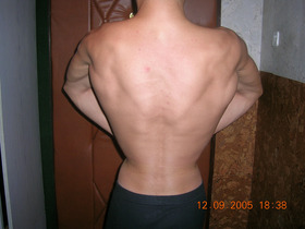 Moje poczatki: 15 lat, staz 2 lata, waga 63,5kg, biceps 34cm