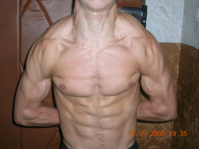 Moje poczatki: 15 lat, staz 2 lata, waga 63,5kg, biceps 34cm