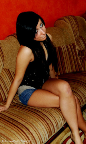 hair, jeans, sitting