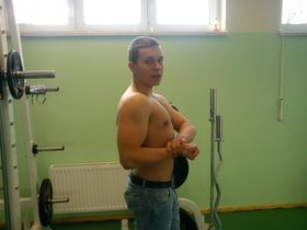 82 kg ;) 180 cm staz 12 miesiecy (z mala przerwa)