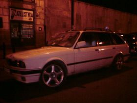 bmw nocą