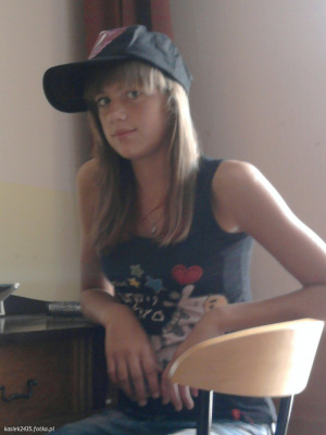 hat, chair