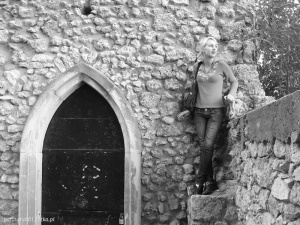 monochrome, wall, ruins