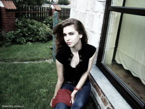 hair, jeans, denim, cool, sitting, model