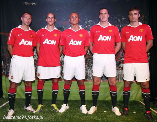 Czerwone Diabły Sezon 2010/2011 - MANCHESTER UNITED - OD KOŁYSKI AŻ PO GRÓB - zdjęcie 8
