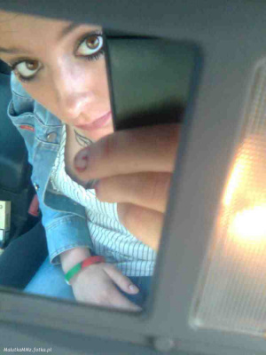 hand, selfie