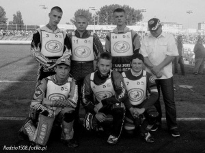monochrome, team
