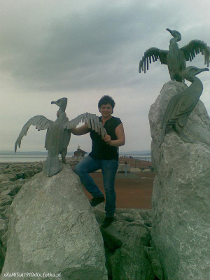 statue