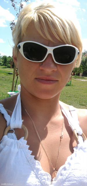 fun, cool, glasses, necklace, sunglasses, goggles, person