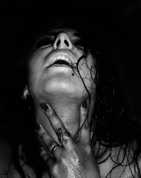 Najładniejsze zdjęcie użytkownika CarolineJohnson - .życie to ciągłe pożądanie - im mniej pragnień, tym mniej życia.