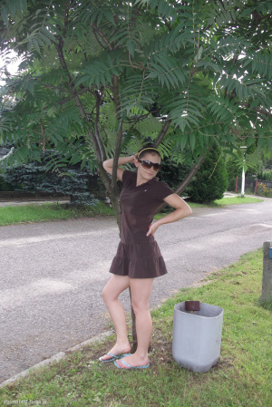 dress, flowerpot
