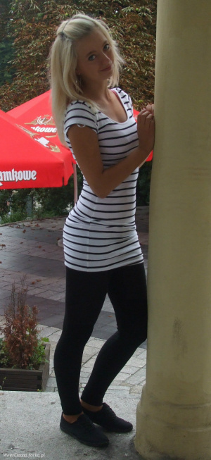 hair, jeans, standing