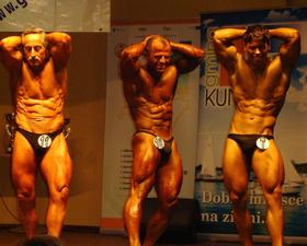 Kunice 2011 kat. 80kg od lewej Pan który ma 63 lata, potem aktualny mistrz Polski i ja ;)