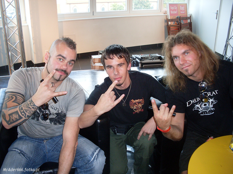 Z Joakimem Brodénem i Danielem Mullbackiem - Wokalistą i perkusistą zespołu SABATON