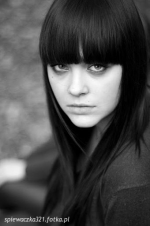hair, monochrome, bangs