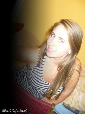 hair, skin, fun, smile, sitting
