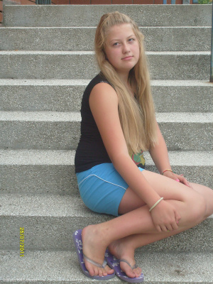 hair, hand, sitting, model, foot