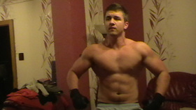 94r. 186cm 88kg  łapka 41-42