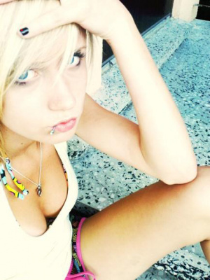 skin, selfie