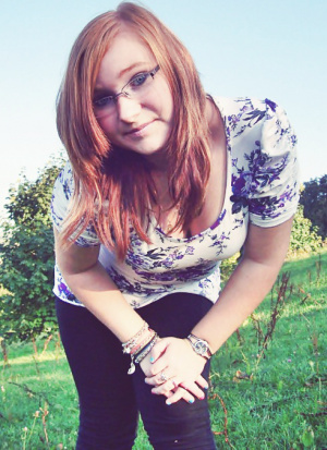 hair, hand, jeans, smile, cool, glasses