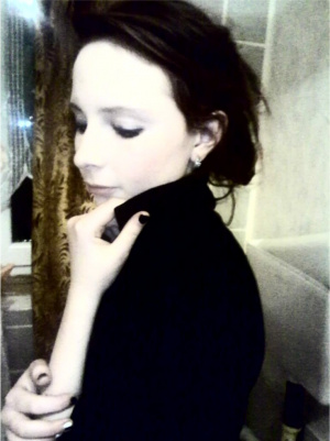 hair, hand, selfie
