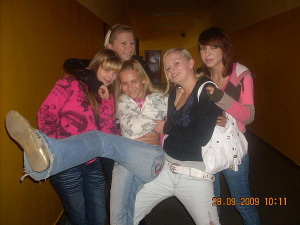 fun, jeans, smile, cool, sitting